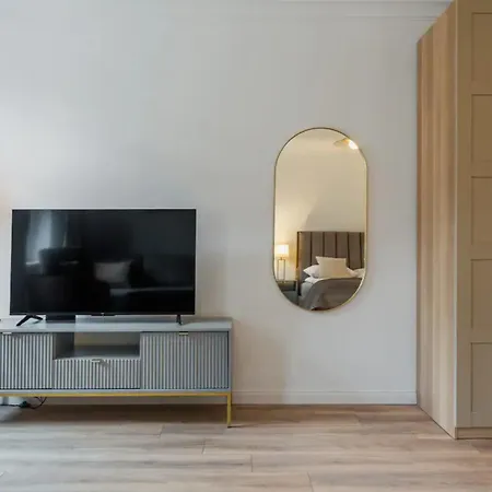 Utulny Byt S Designovou Rekonstrukci Prága