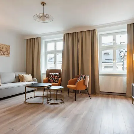 Utulny Byt S Designovou Rekonstrukci